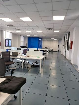 Oficina en alquiler en Palacio de Congresos - Urbadiez - Entrepuentes en Sevilla