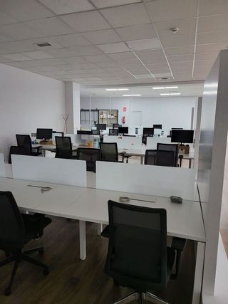 Oficina en alquiler en Palacio de Congresos - Urbadiez - Entrepuentes en Sevilla