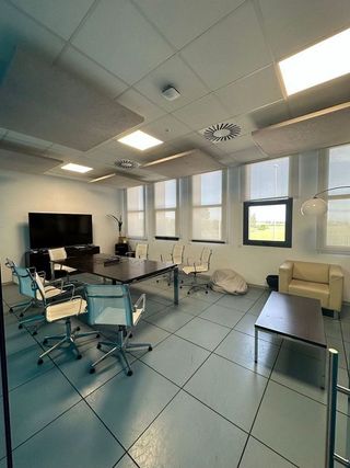 Oficina en alquiler en Palacio de Congresos - Urbadiez - Entrepuentes en Sevilla