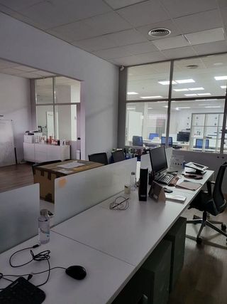 Oficina en alquiler en Palacio de Congresos - Urbadiez - Entrepuentes en Sevilla