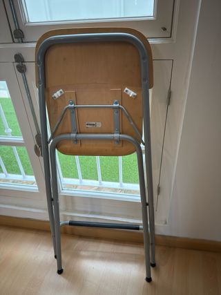 3 Taburetes de madera y metal plegables