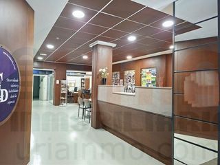 Local comercial en alquiler en Parque del Oeste - Olivares en Oviedo