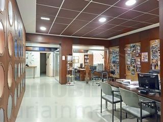 Local comercial en alquiler en Parque del Oeste - Olivares en Oviedo