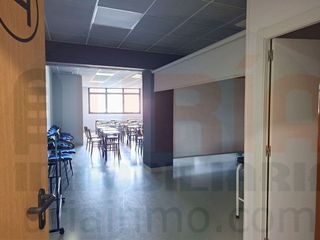 Local comercial en alquiler en Parque del Oeste - Olivares en Oviedo