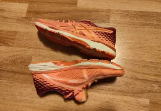 Bambas Asics Naranja y Morado