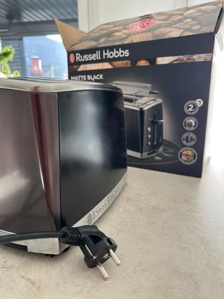 Tostadora Russell Hobbs Negra Mate