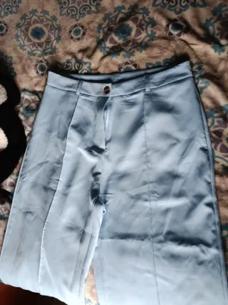 Pantalones elegantes celeste claro