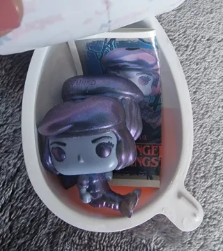 Kinder Joy Stranger Things Funko Pop Robin UD