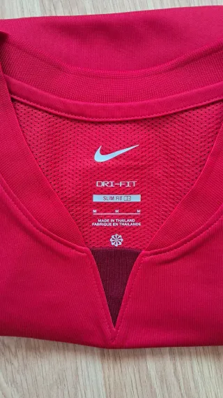 Camiseta Nike fútbol roja