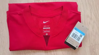 Camiseta Nike fútbol roja