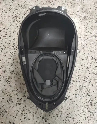 Cajón interior o bajo asiento BMW C650 Sport