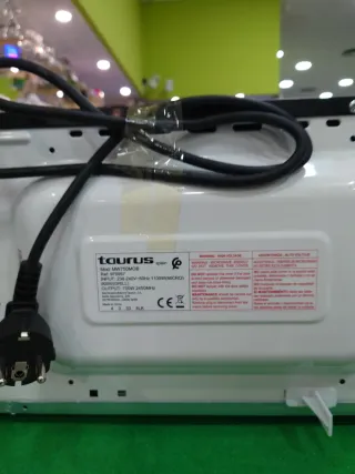 Microondas Taurus Ready Black Grill 700W 20L