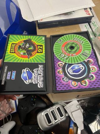 Sega Saturn Negra + Mando + Memoria