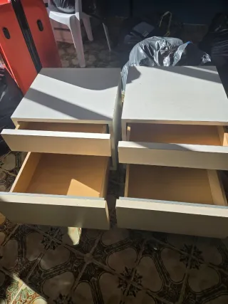 Mesitas de noche blancas de madera