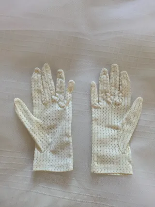 Guantes de niña blancos