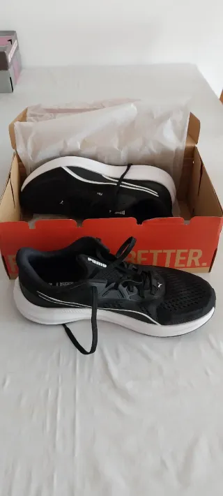 Zapatillas Puma Talla 41 Negras y Blancas