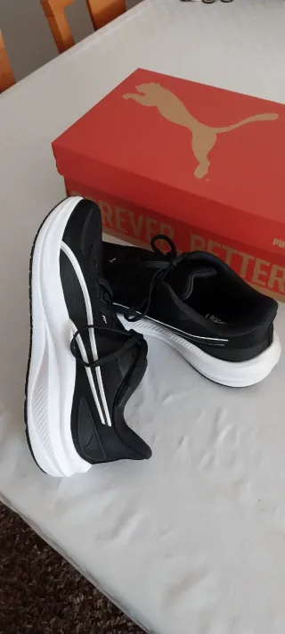Zapatillas Puma Talla 41 Negras y Blancas
