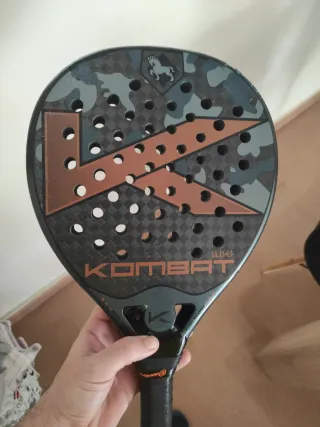 Pala de pádel Kombat Ulises