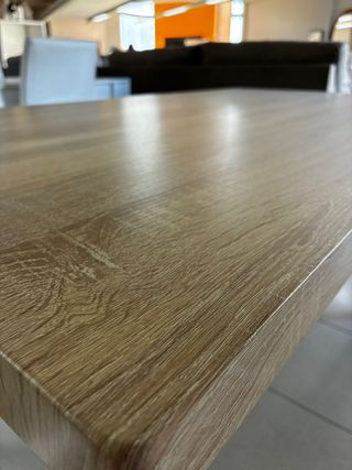 Mesa de comedor disponible, dos colores