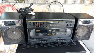 Sanyo Boombox Radio Cassette Doble