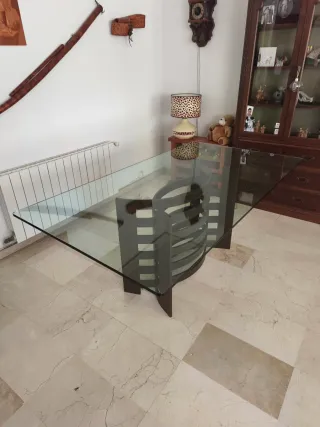 Mesa de comedor cristal con pie de hierro fundido
