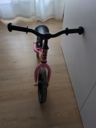 Bicicleta de equilibrio rosa Sawyer