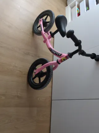 Bicicleta de equilibrio rosa Sawyer