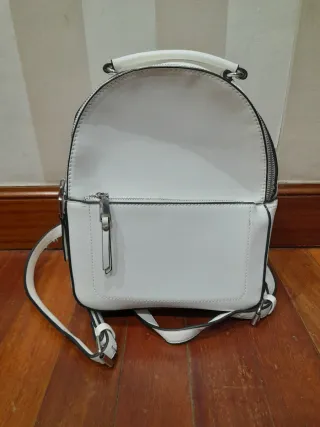 Mochila Stradivarius Blanca