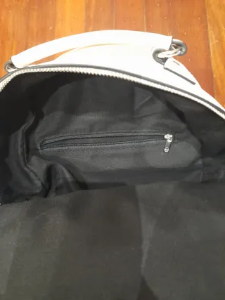 Mochila Stradivarius Blanca