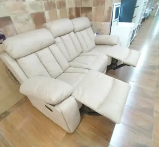 Sofá reclinable de tela beige