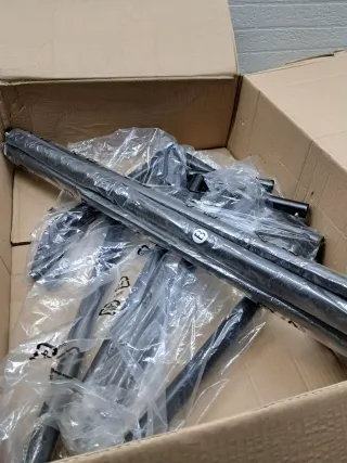 Perchero Metálico Amazon Basics Negro