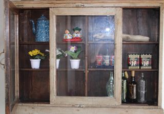 Vitrina Antigua Oriental Pared Madera y Cristal