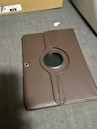 Tableta Samsung Negra con Funda Marrón