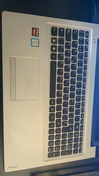 Lenovo IdeaPad  i7 / 8GB / 1TB  300-15ISK