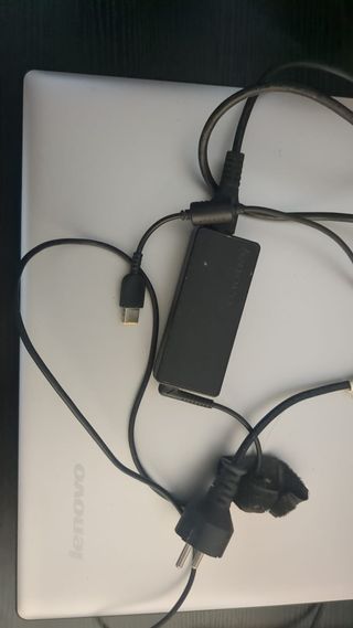 Lenovo IdeaPad  i7 / 8GB / 1TB  300-15ISK