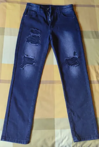 Vaquero negro moda rectos desgastados y rotos