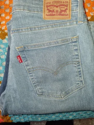 Pantalones Levi's 501 Talla 30 como se vé fotos.