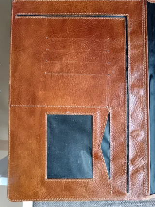 Carpeta portadocumentos de piel