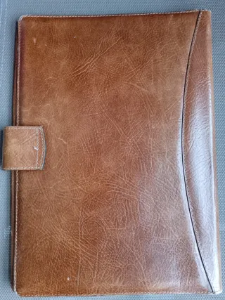 Carpeta portadocumentos de piel