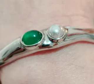 REBAJAS % Brazalete con piedra verde onix y perla