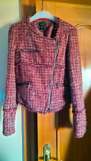Chaqueta tweed roja y multicolor