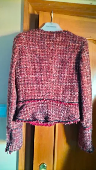 Chaqueta tweed roja y multicolor