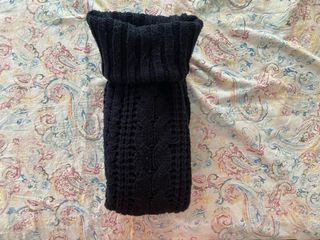 Jersey Negro Cuello Alto Tejido