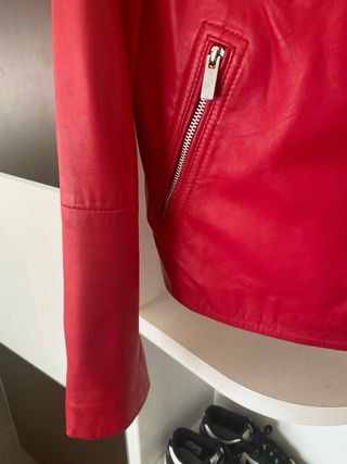Cazadora Piel calidad  Roja Mango Talla S