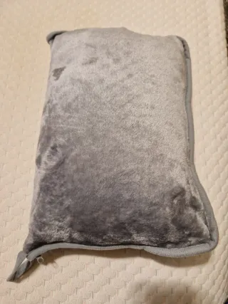 Coperta da viaggio grigia in pile