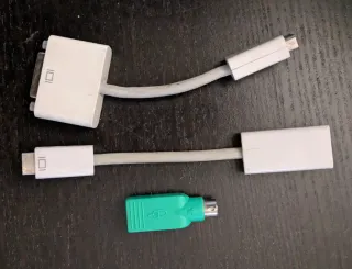 Mac mini + Teclado y Cables Apple