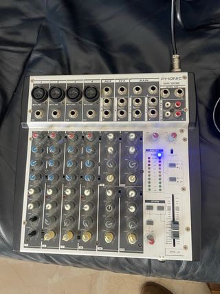 Consola Phonic MM 1202