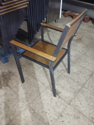 Lote 16 Sillas Metal y Madera