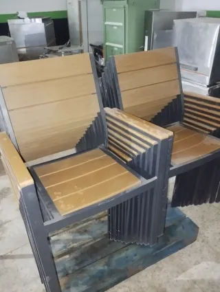 Lote 16 Sillas Metal y Madera