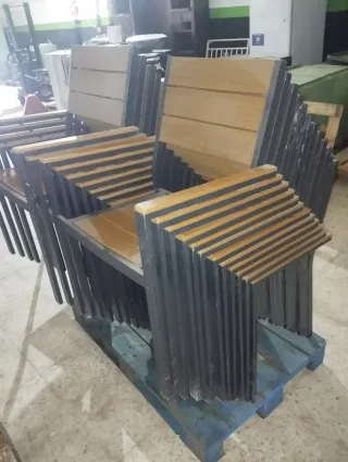 Lote 16 Sillas Metal y Madera